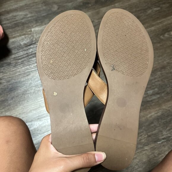 Tory Burch Brown/ Tan Leather Thong Flip Flop Gold Logo Sandals Size 7 - Picture 12 of 12